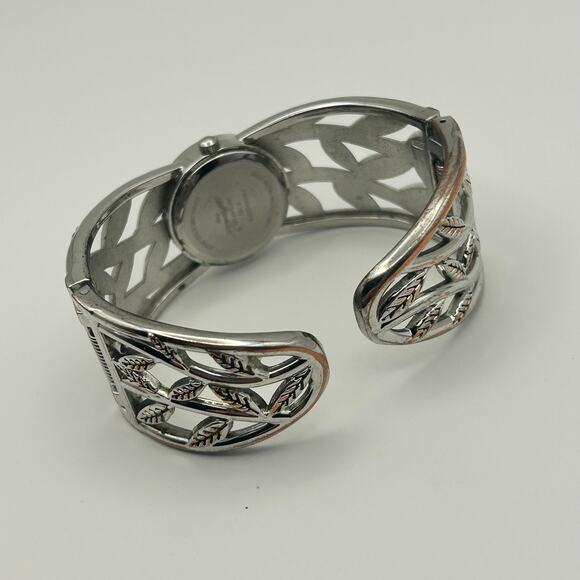 Folio Silver Tone Women’s Fashion Watch Working New Battery - Picture 5 of 8